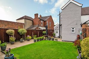 Photo 25- click for photo gallery